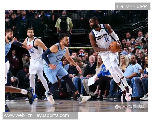 阿伦表现出色9投5中贡献11分10篮板2次抢断助力球队战胜对手